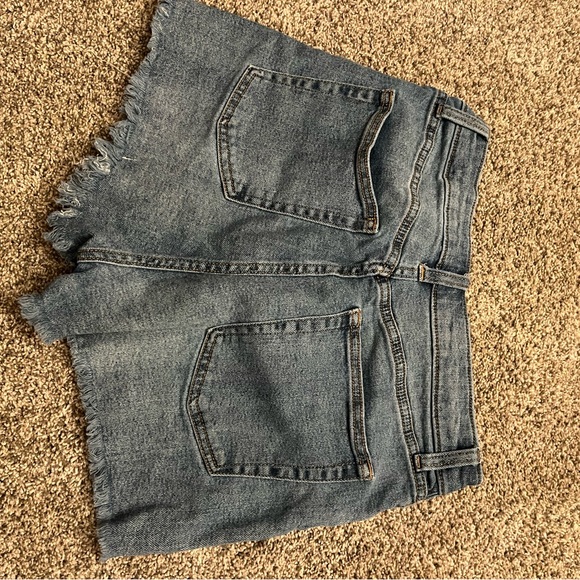 Denim Frayed Hem Women Shorts - Picture 2 of 2